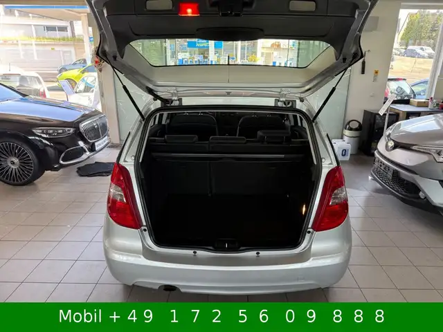 Mercedes-Benz A view 9