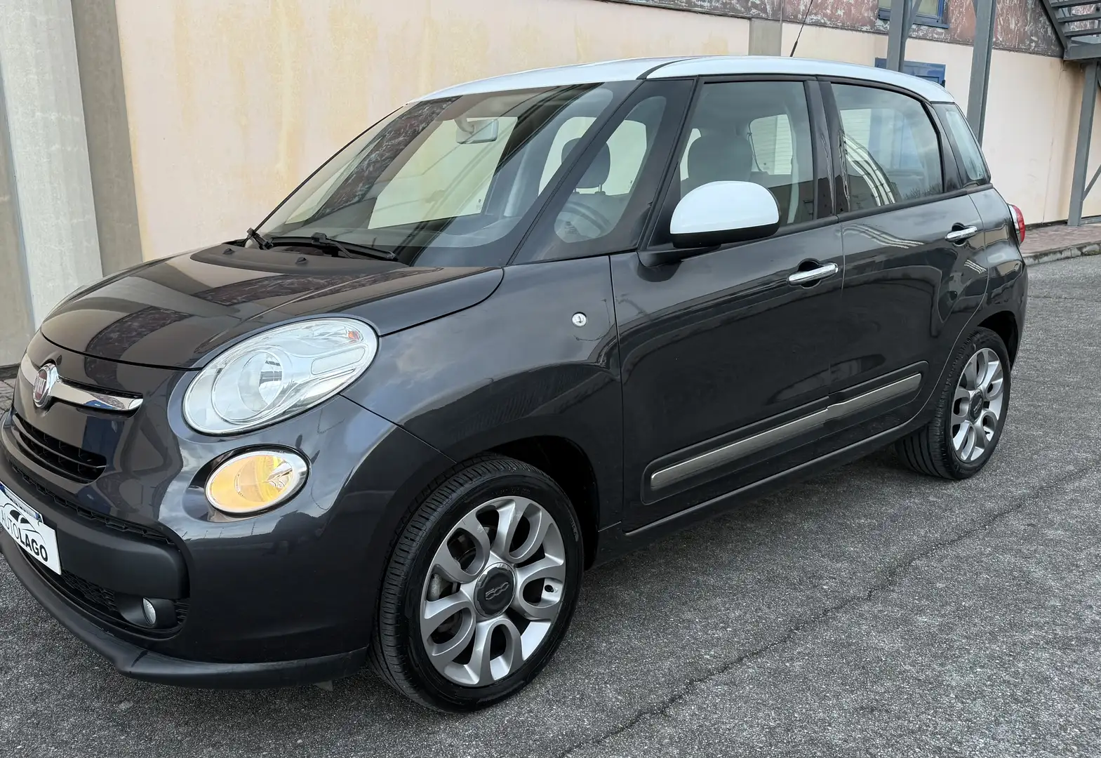 Fiat 500L 1.4 Urban 95cv Gris - 2