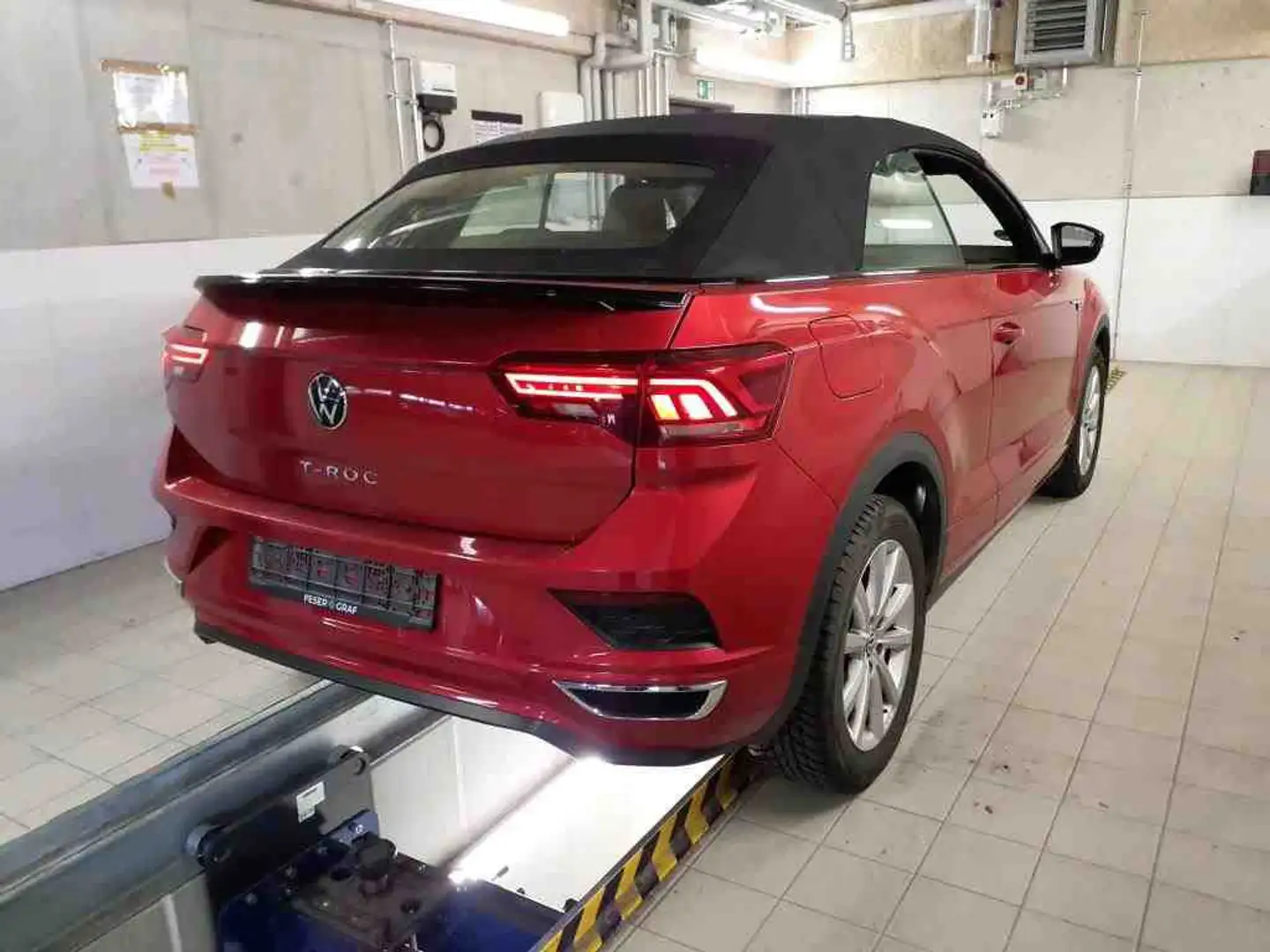 Volkswagen T-Roc Cabrio 1.5 TSI R-Line BLACK STYLE VIRTUAL 18" Rot - 2