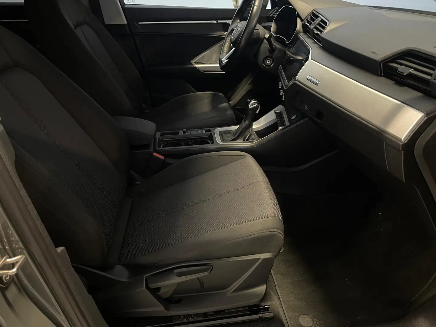 Audi Q3 2.0 TDI S Quattro 200cv S-Tronic BUSINESS Grau - 2