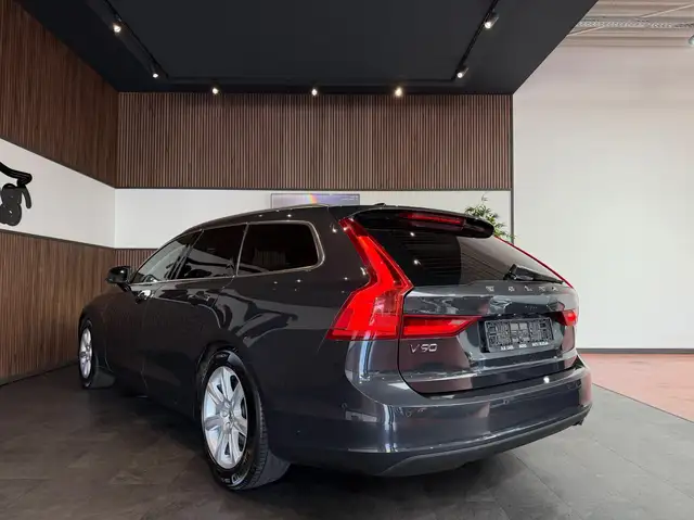 Volvo V90 view 4