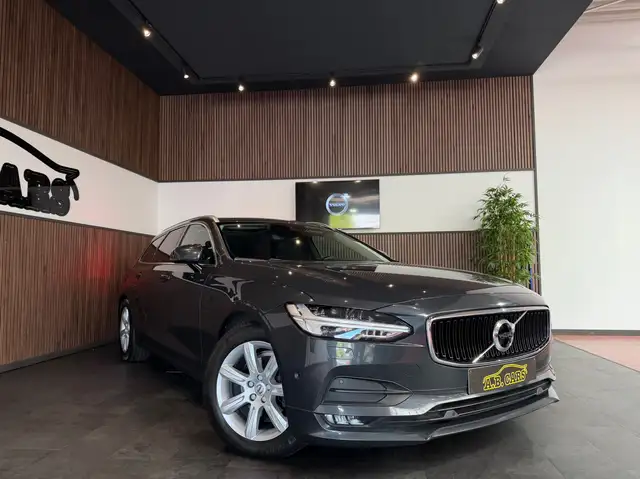 Volvo V90 view 3