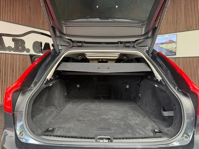 Volvo V90 view 17