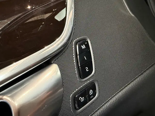 Volvo V90 view 10