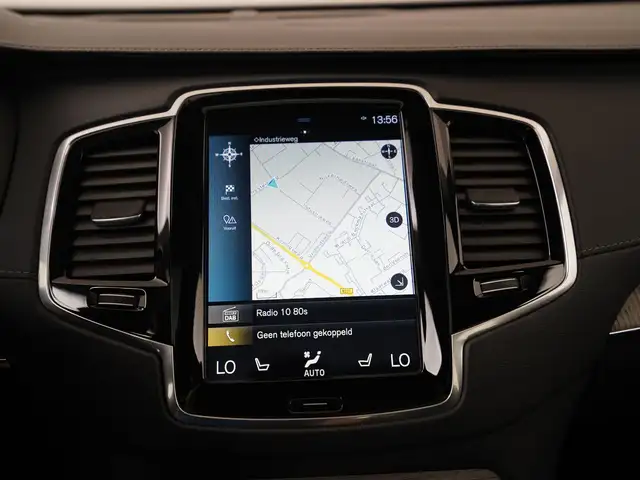 Volvo XC90 view 13
