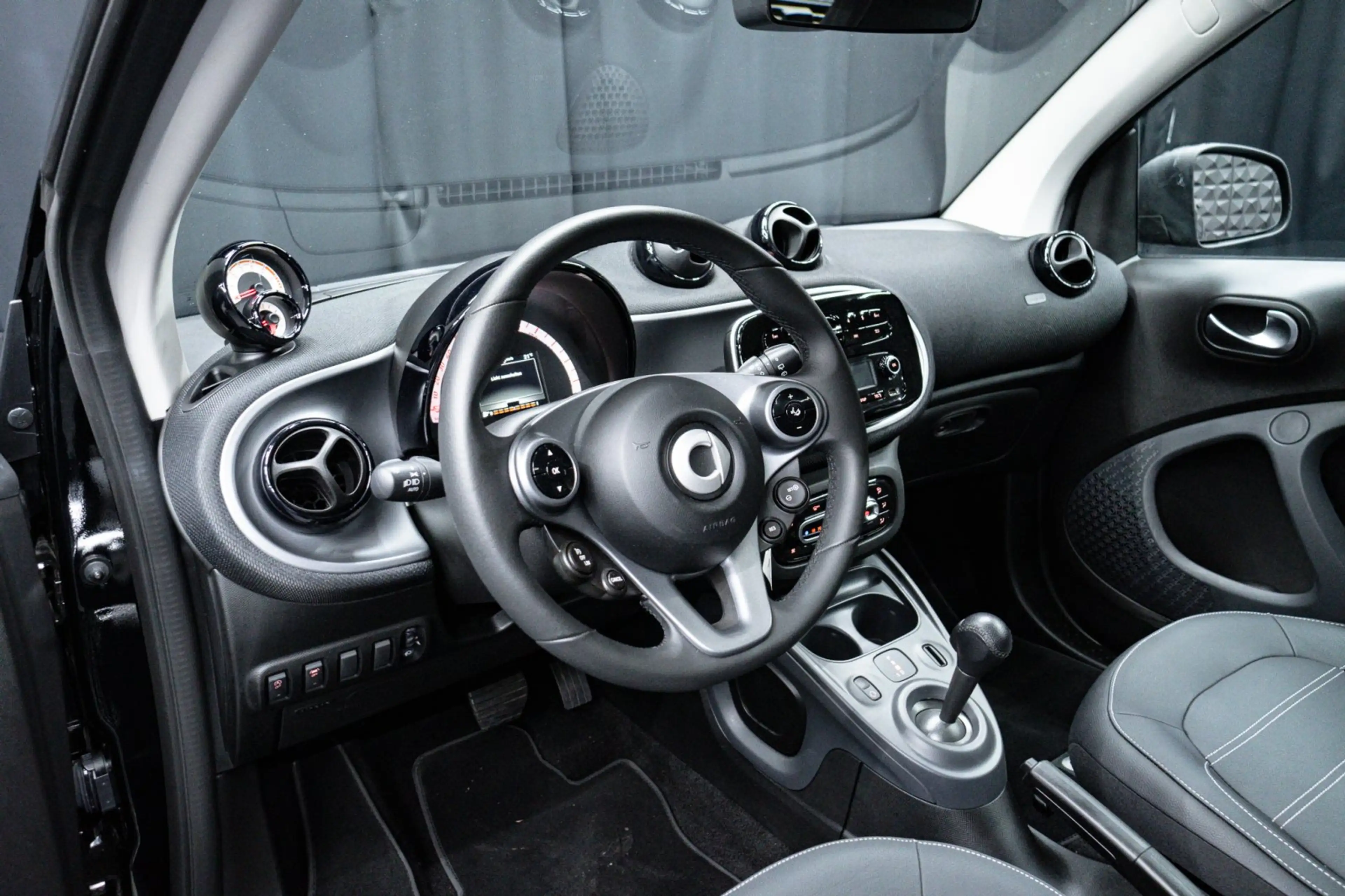 smart forTwo turbo Coupe Leder Pano LED  prime — photo 14
