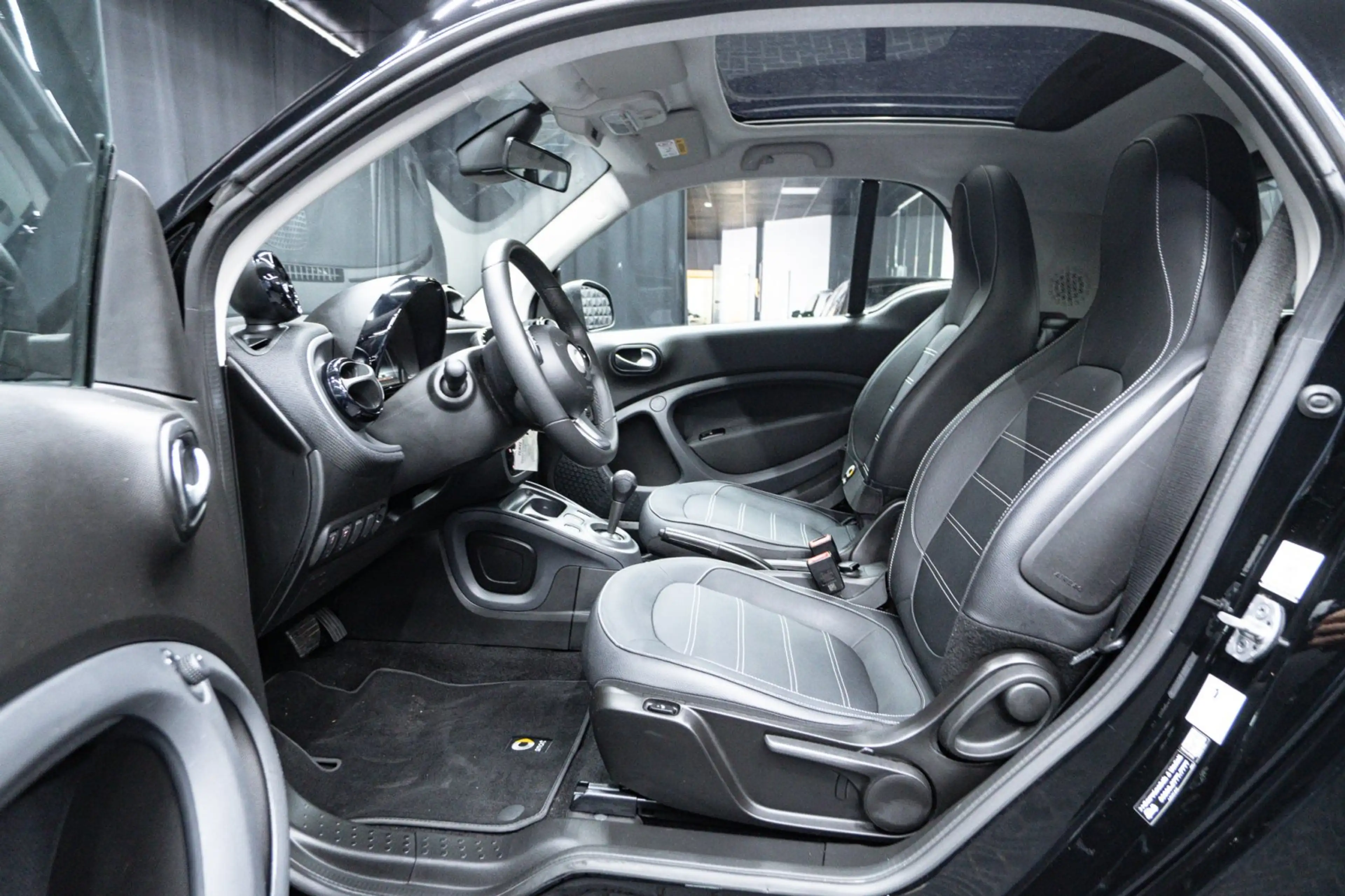 smart forTwo turbo Coupe Leder Pano LED  prime — photo 11