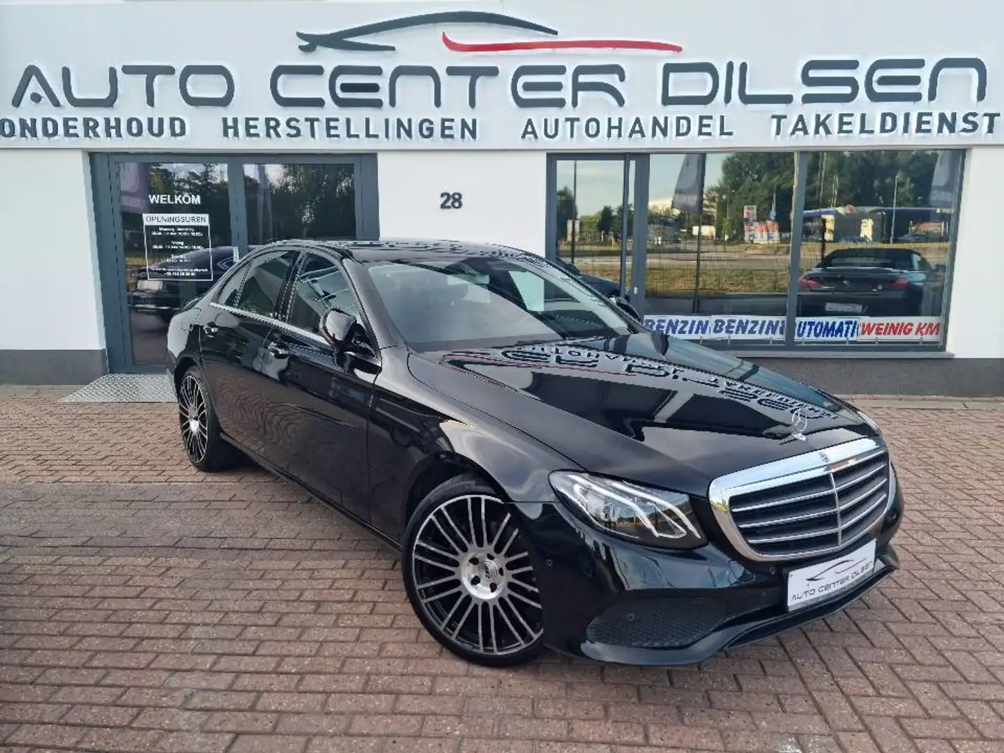 Mercedes-Benz E 220 D BlueTEC 9G-TRONIC Zwart - 1
