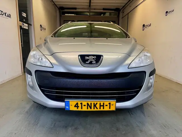 Peugeot 308 view 5