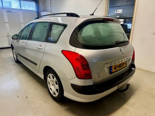 Peugeot 308 view 6