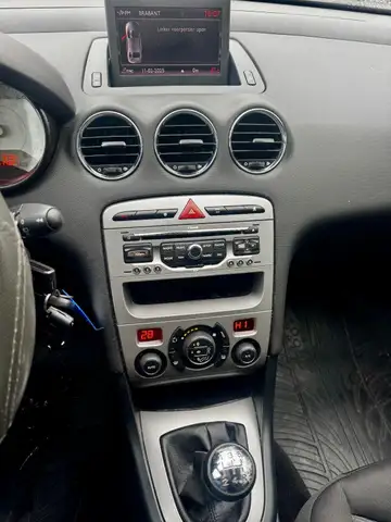 Peugeot 308 view 3