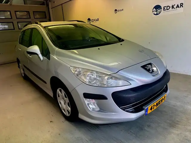 Peugeot 308 view 4