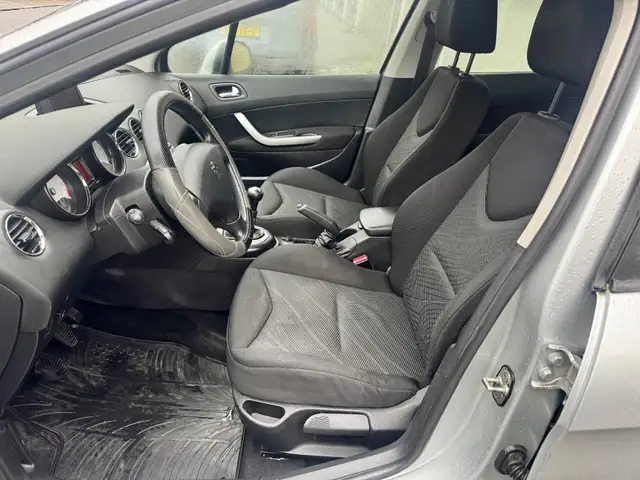 Peugeot 308 view 10