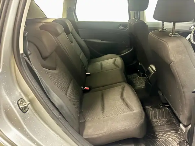 Peugeot 308 view 11