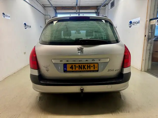 Peugeot 308 view 7