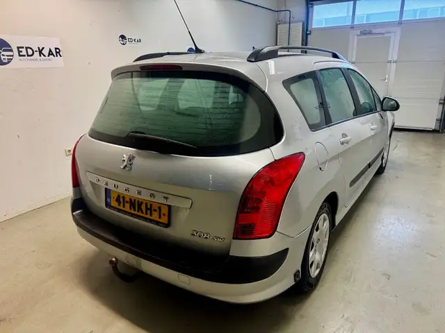Peugeot 308 view 8