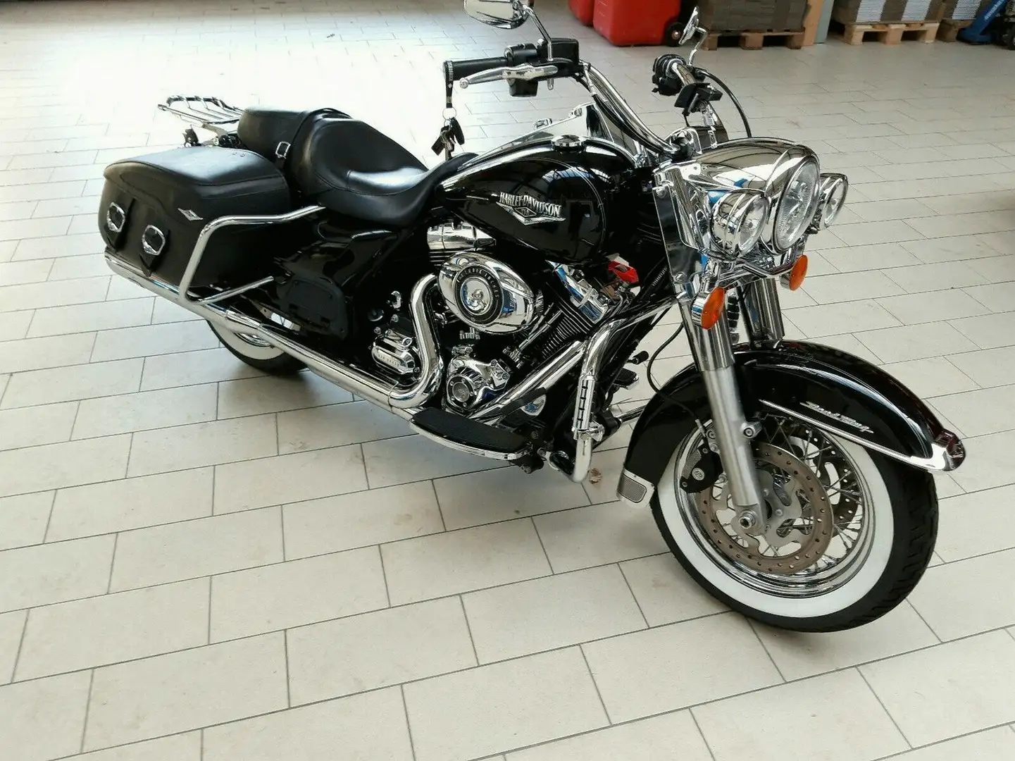 Harley-Davidson Road King Classic 103 crna - 1