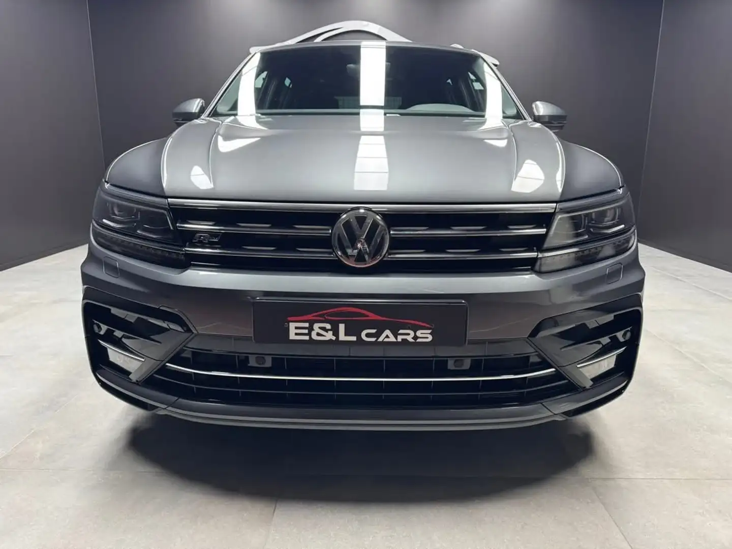 Volkswagen Tiguan Tiguan 2.0 TDi R-Line **12 mois de garantie** Gris - 2