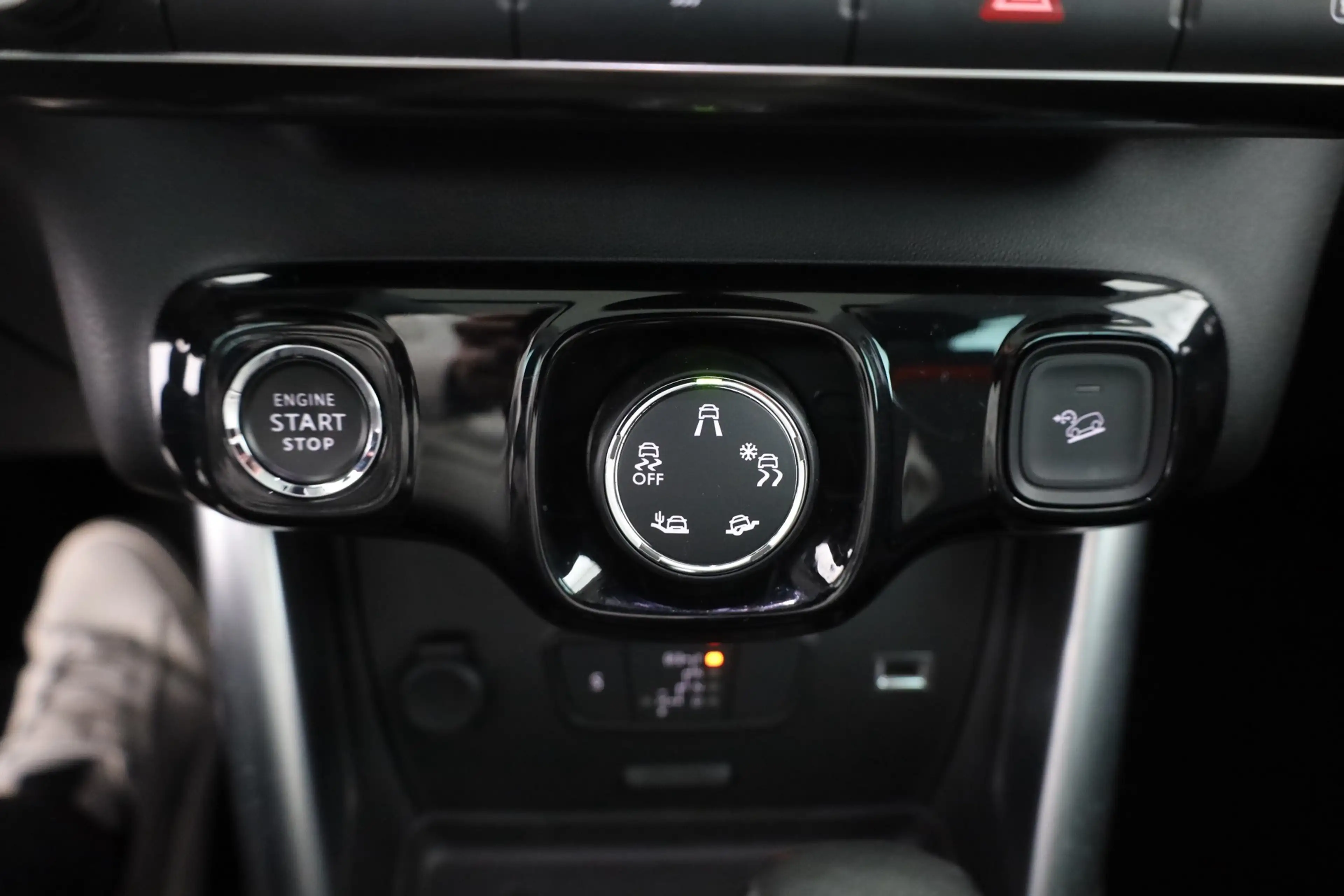 Citroen C3 Aircross 1.2 PureTech Aut. Head-Up Panorama — photo 13