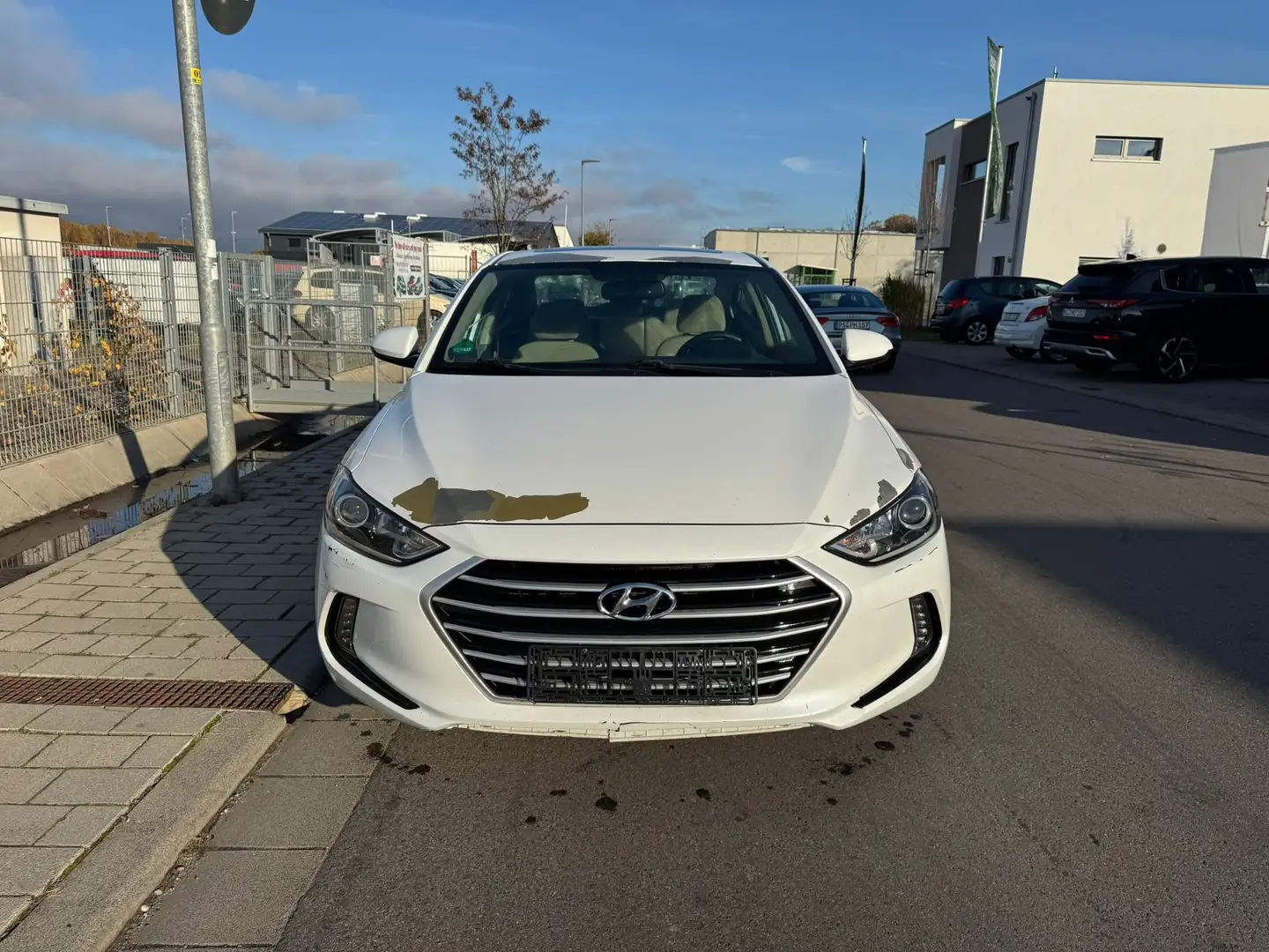 Hyundai ELANTRA Elantra 2.0i Automatik GLS Weiß - 1
