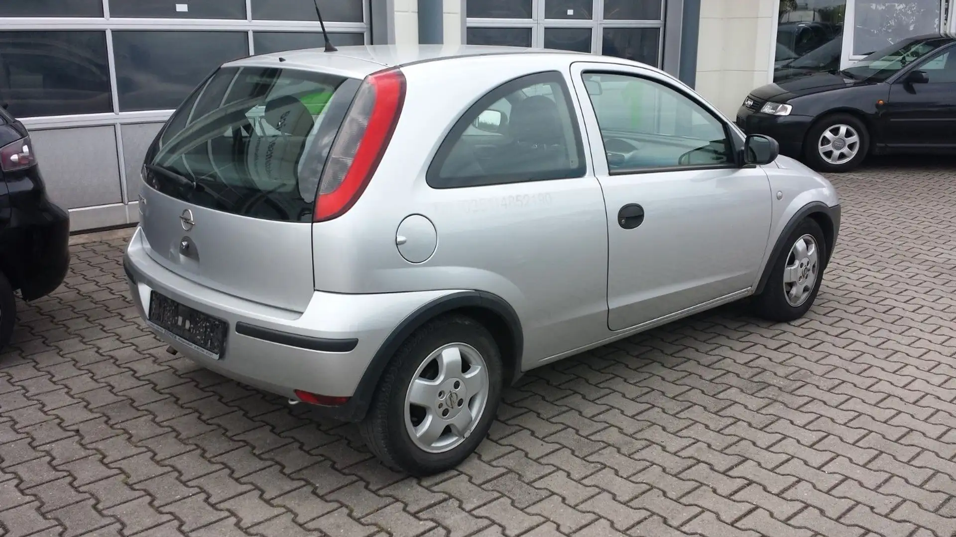 Opel Corsa C Njoy TÜV NEU Silber - 1