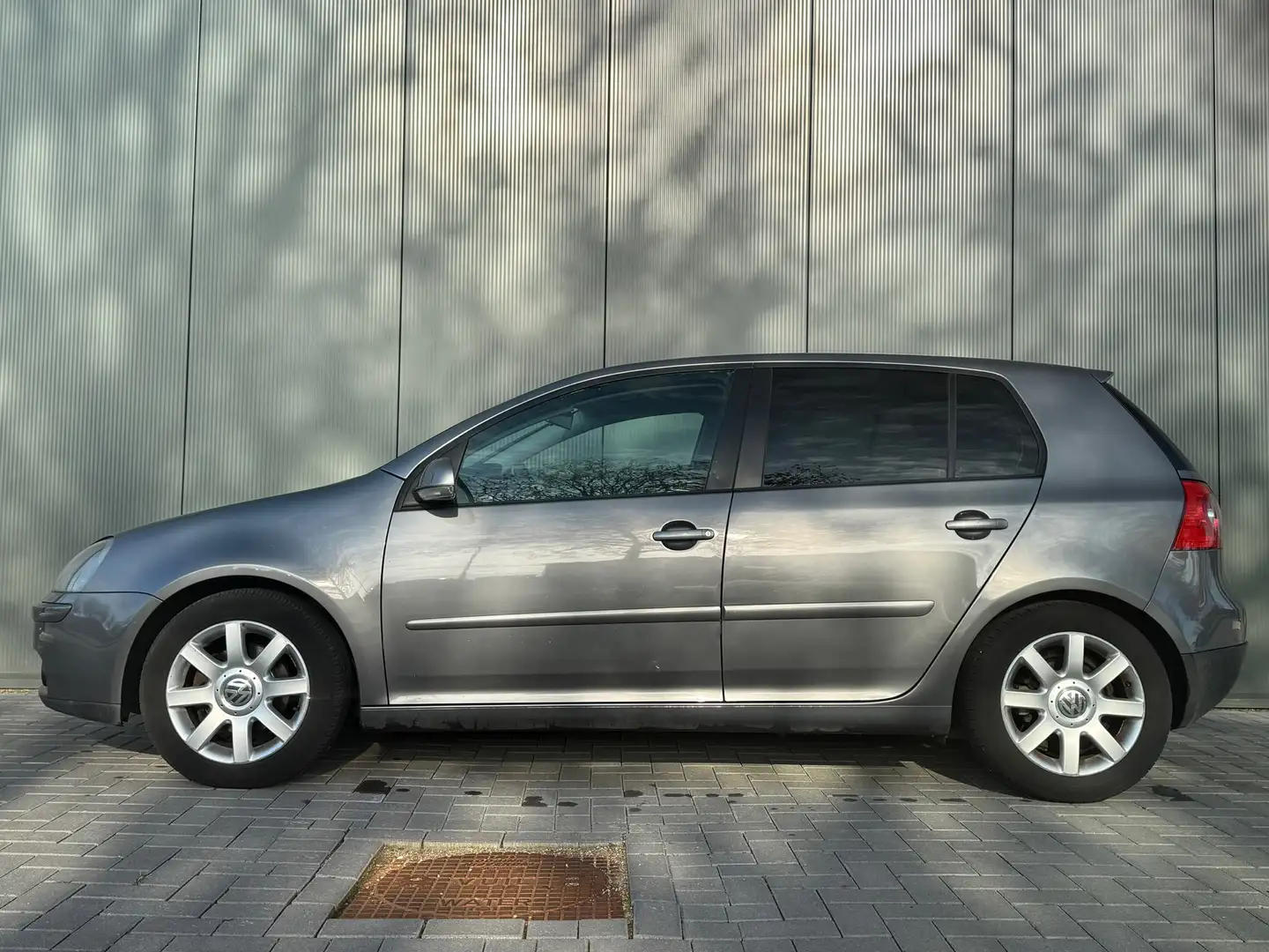 Volkswagen Golf 1.6FSI, Carplay, Nap, Cruise, Apk, Bluetooth, Airc Grijs - 2