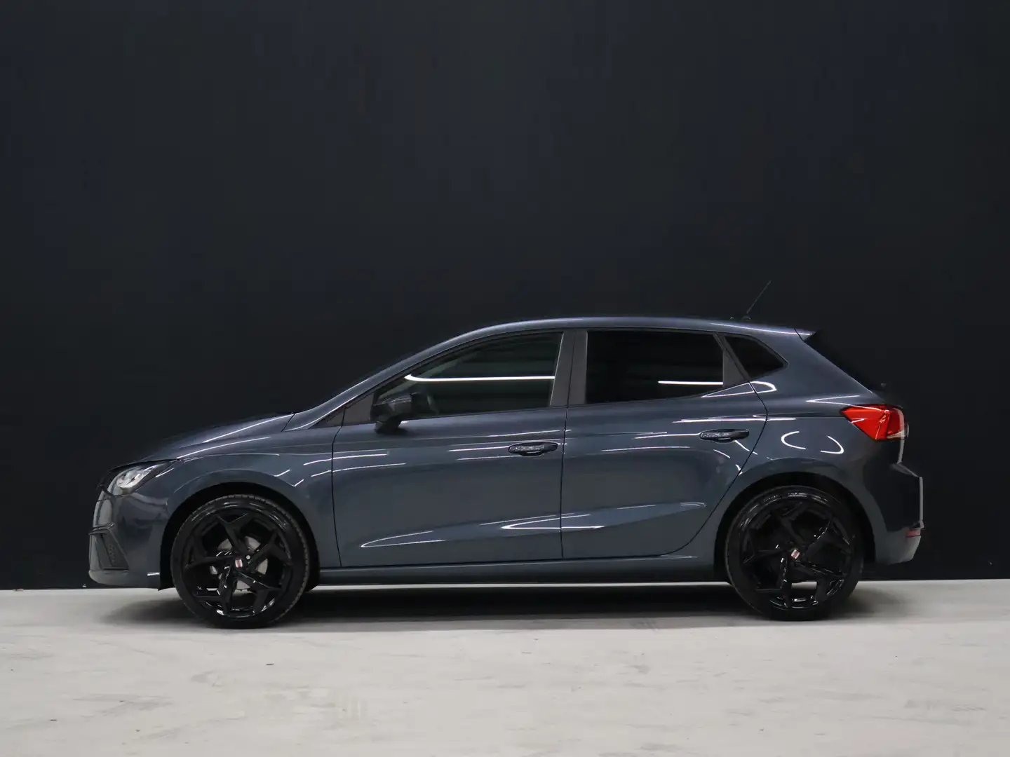SEAT Ibiza 1.0 EcoTSI Style Business Intense [APPLE CARPLAY, Grijs - 2