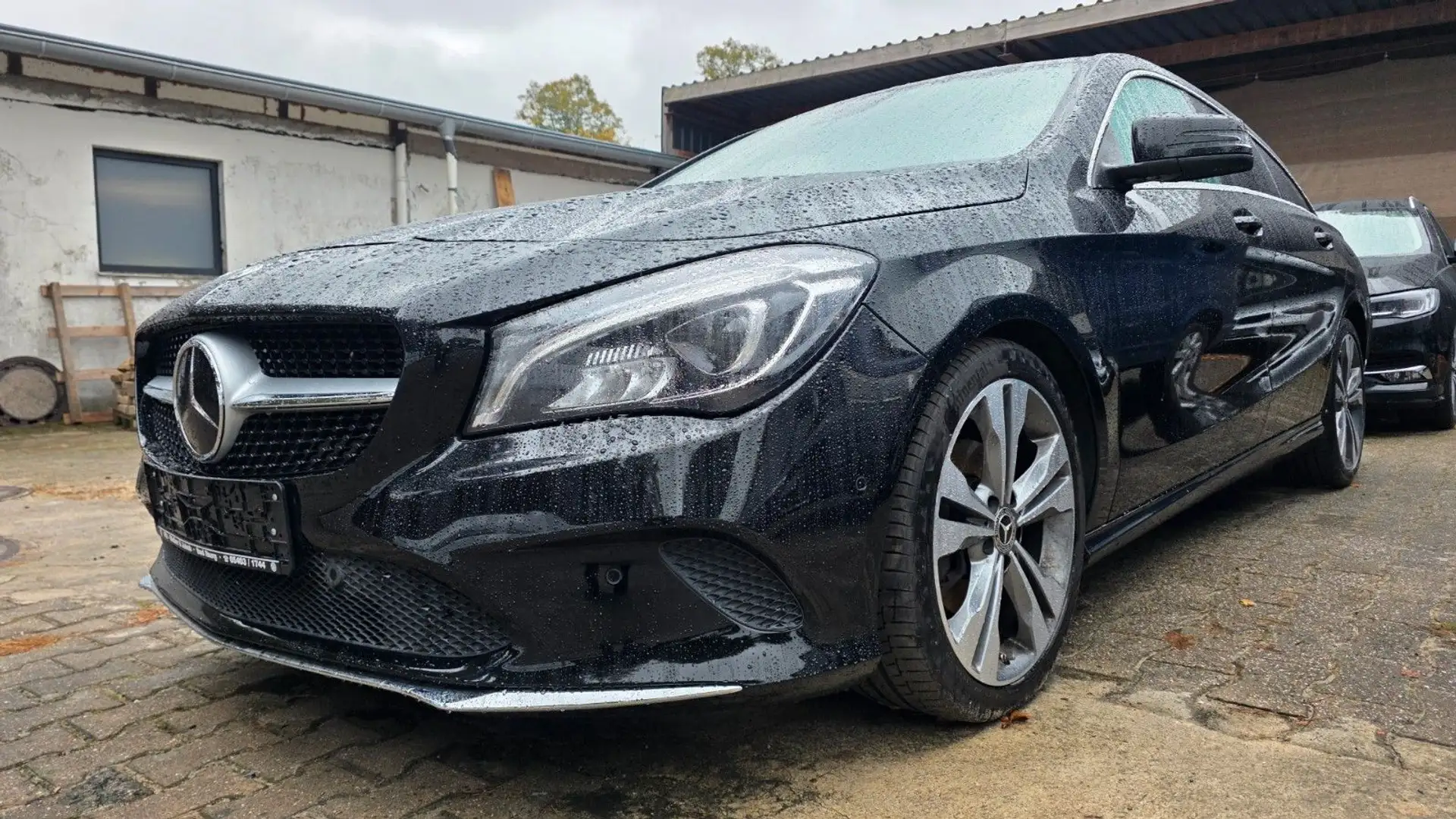 Mercedes-Benz CLA 220 CLA -Klasse Shooting Brake LED Schwarz - 1