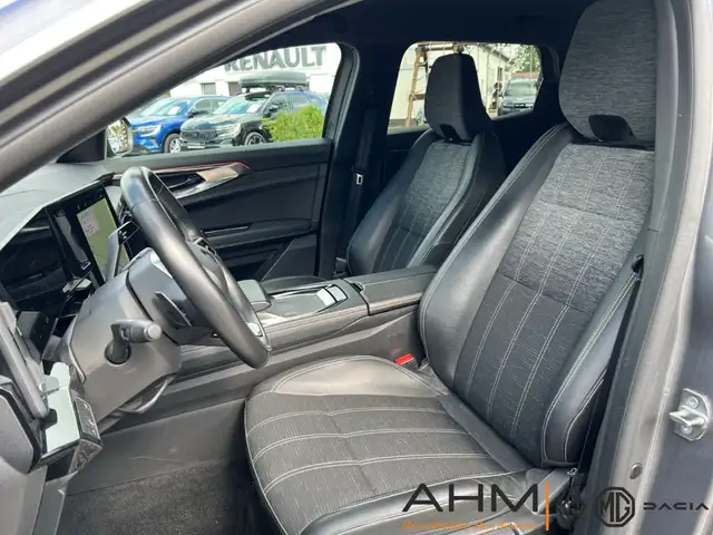Renault Austral view 11