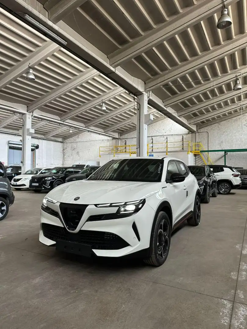 Alfa Romeo Junior 1.2 145 CV Hybrid eDCT6 Speciale Blanco - 1