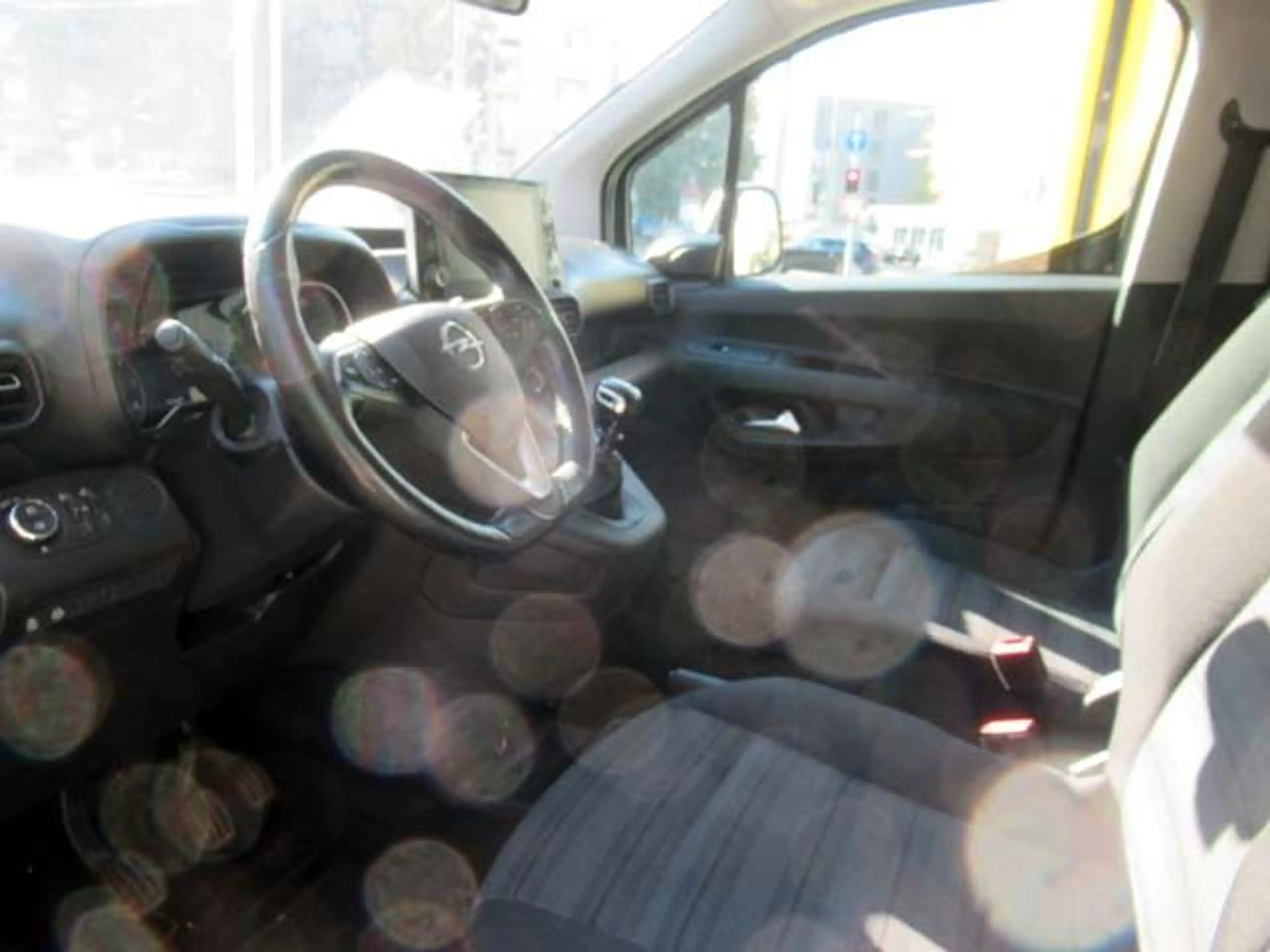 Opel Combo Life Edition 1.5D Navi/AHK/SHZ/RFK/PDC — photo 5