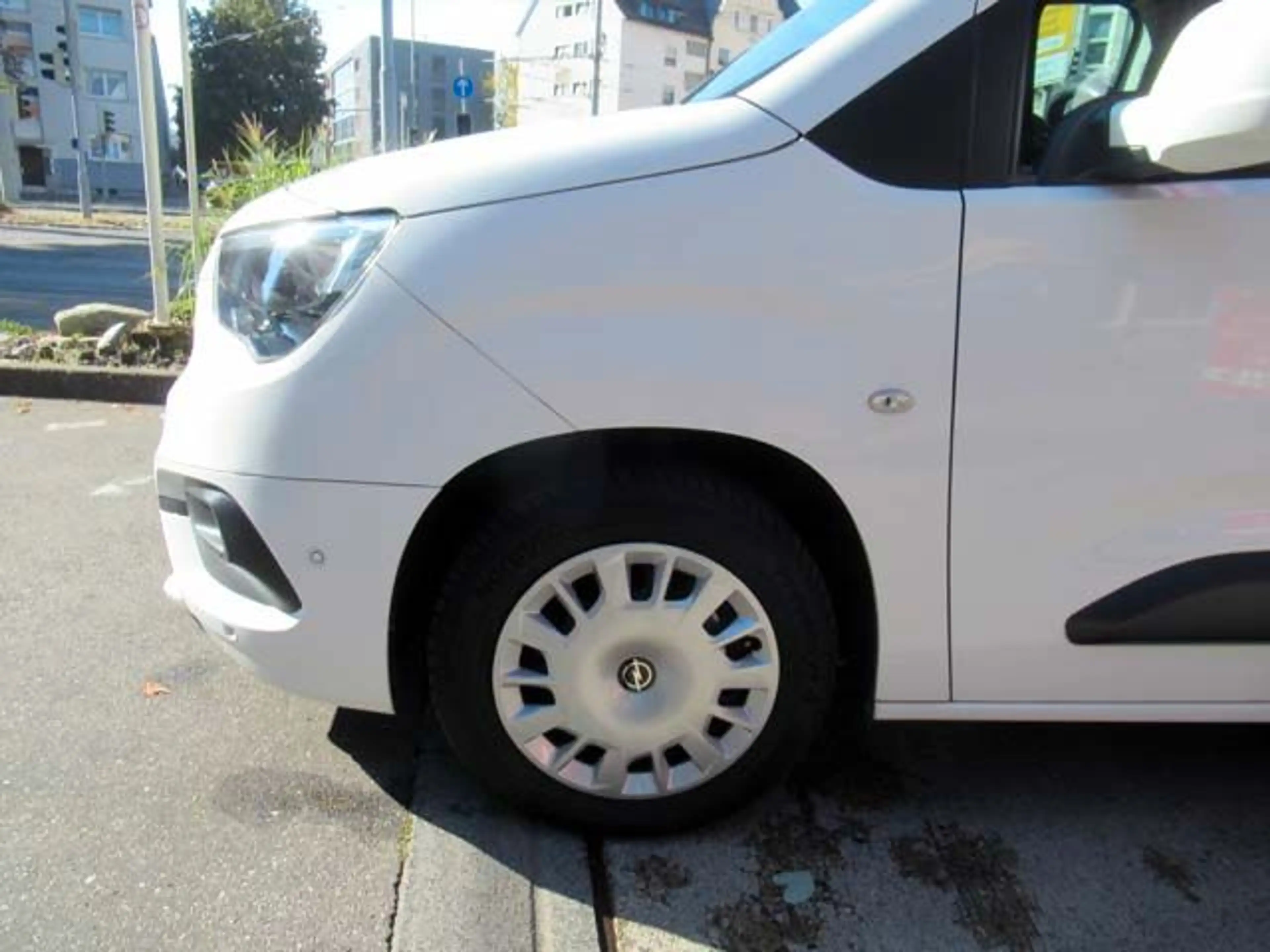 Opel Combo Life Edition 1.5D Navi/AHK/SHZ/RFK/PDC — photo 9