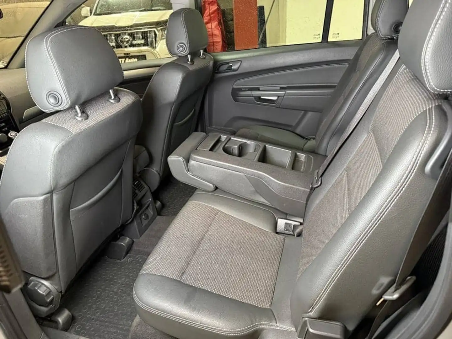 Opel Zafira 1.7 CDTI - 110 ch FAP ecoFlex Enjoy - 2