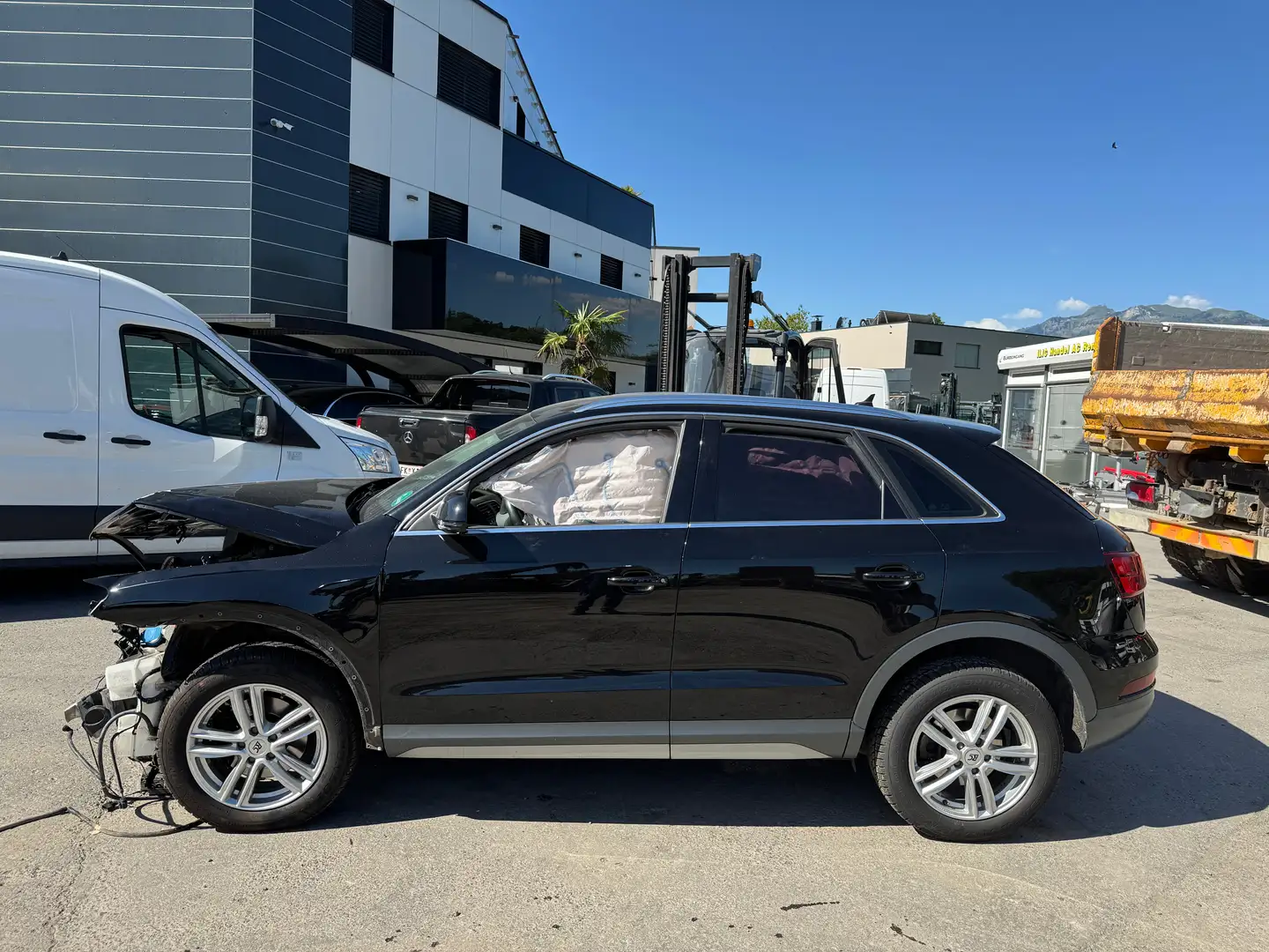 Audi Q3 design Schwarz - 2
