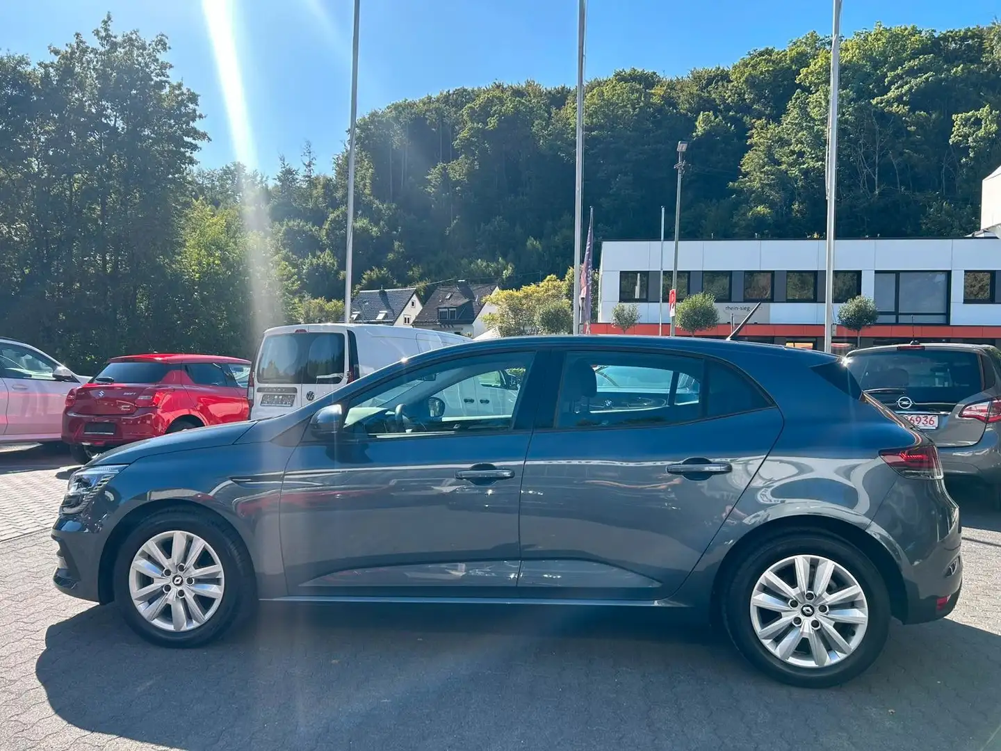 Renault Megane IV Business Edition, 1.Hd.,TÜV+ServiceNeu Grau - 2