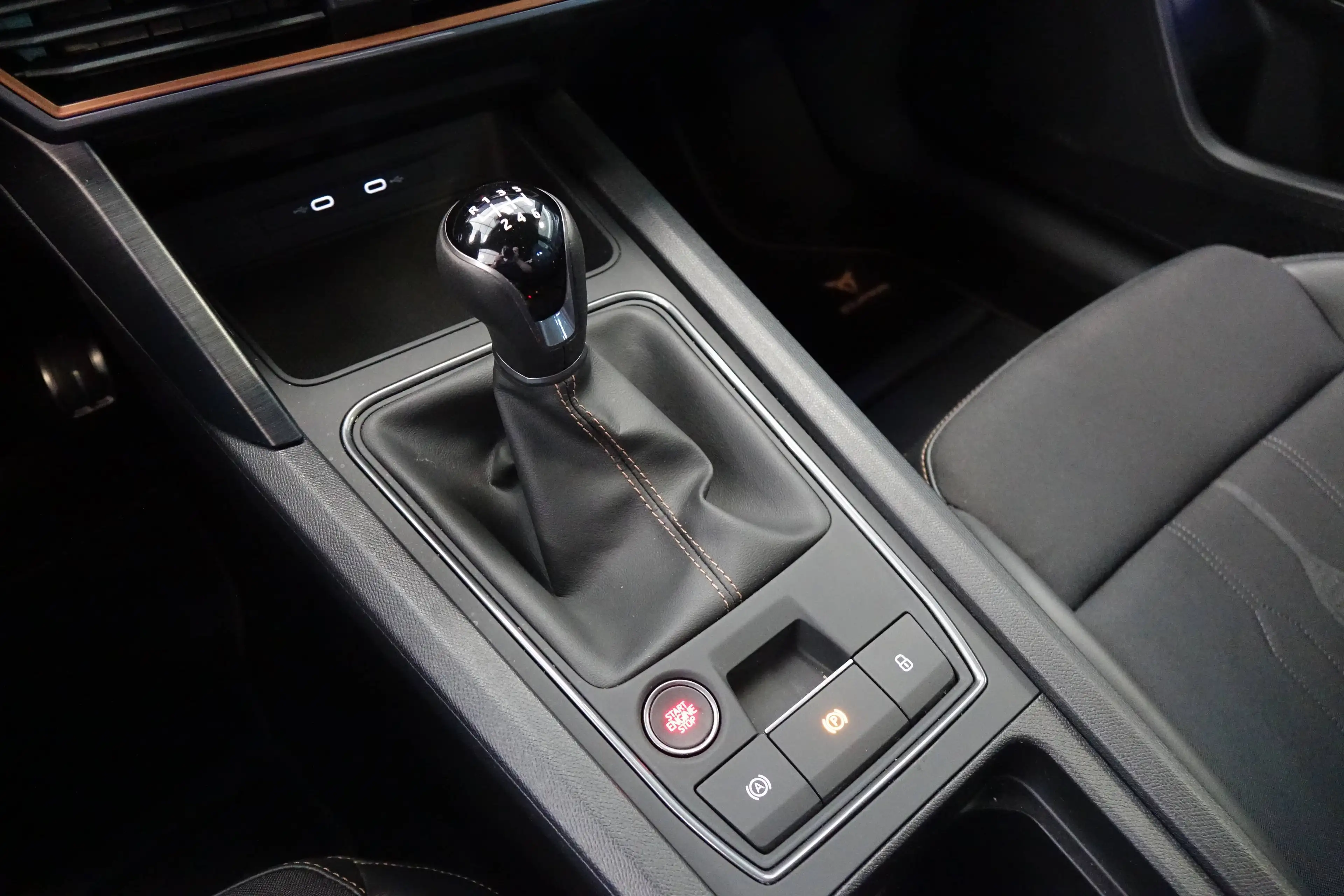 CUPRA Formentor 2.0 TDI +Memory+Beats+Matrix+Carbon+RFK+Sport-Schalensitze+ — photo 13