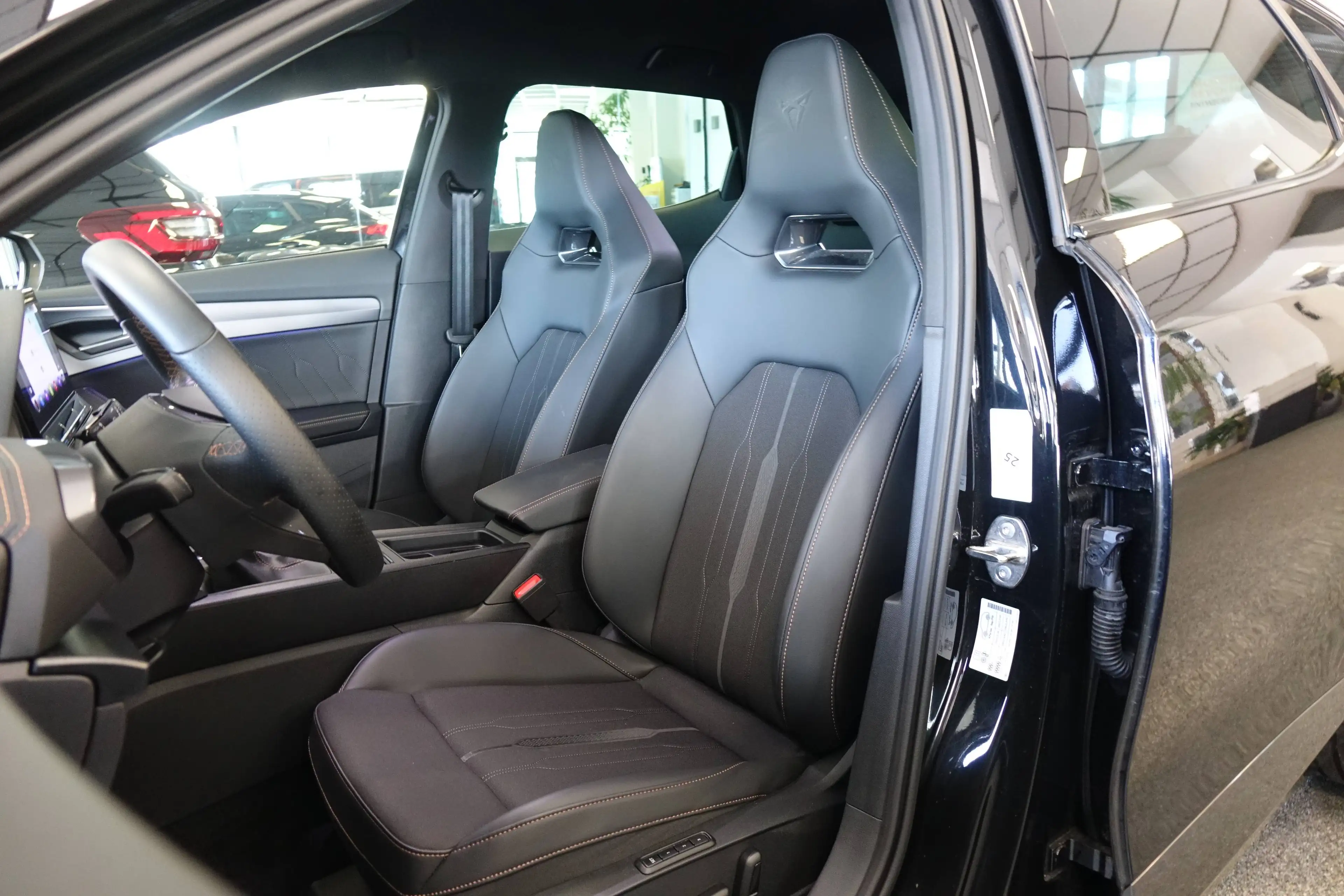 CUPRA Formentor 2.0 TDI +Memory+Beats+Matrix+Carbon+RFK+Sport-Schalensitze+ — photo 7