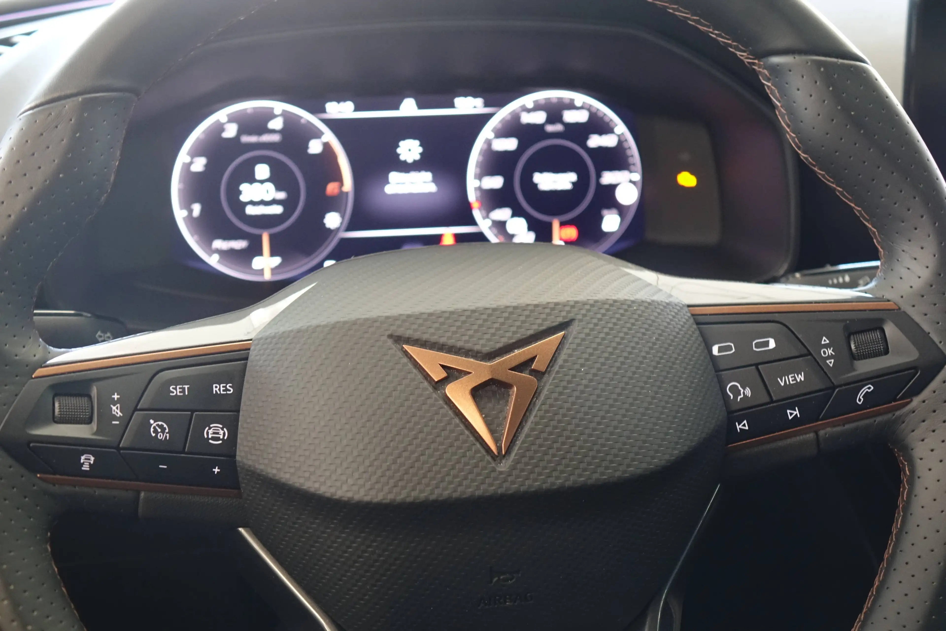CUPRA Formentor 2.0 TDI +Memory+Beats+Matrix+Carbon+RFK+Sport-Schalensitze+ — photo 9