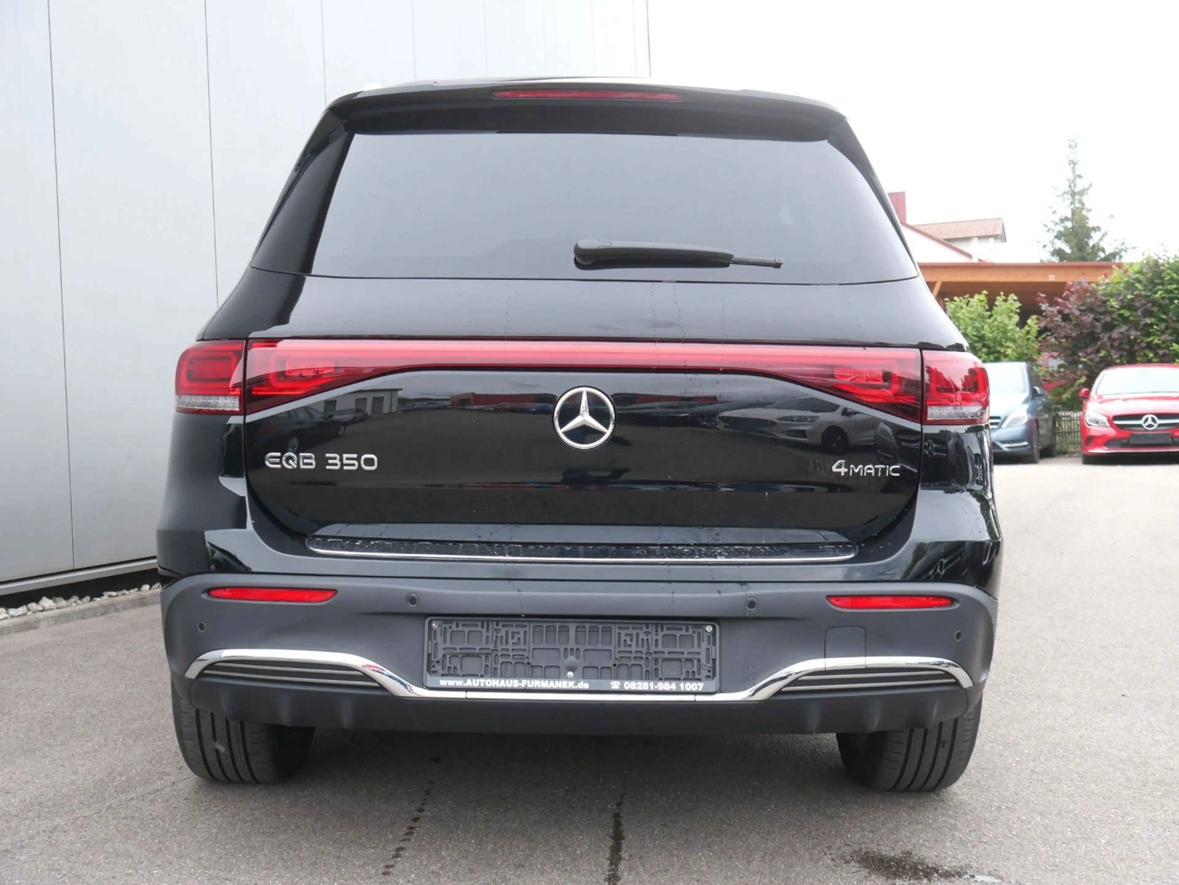 Mercedes-Benz EQB 350 4Matic AMG-Line DISTR/KEYLESS/360°/LEDER — photo 3