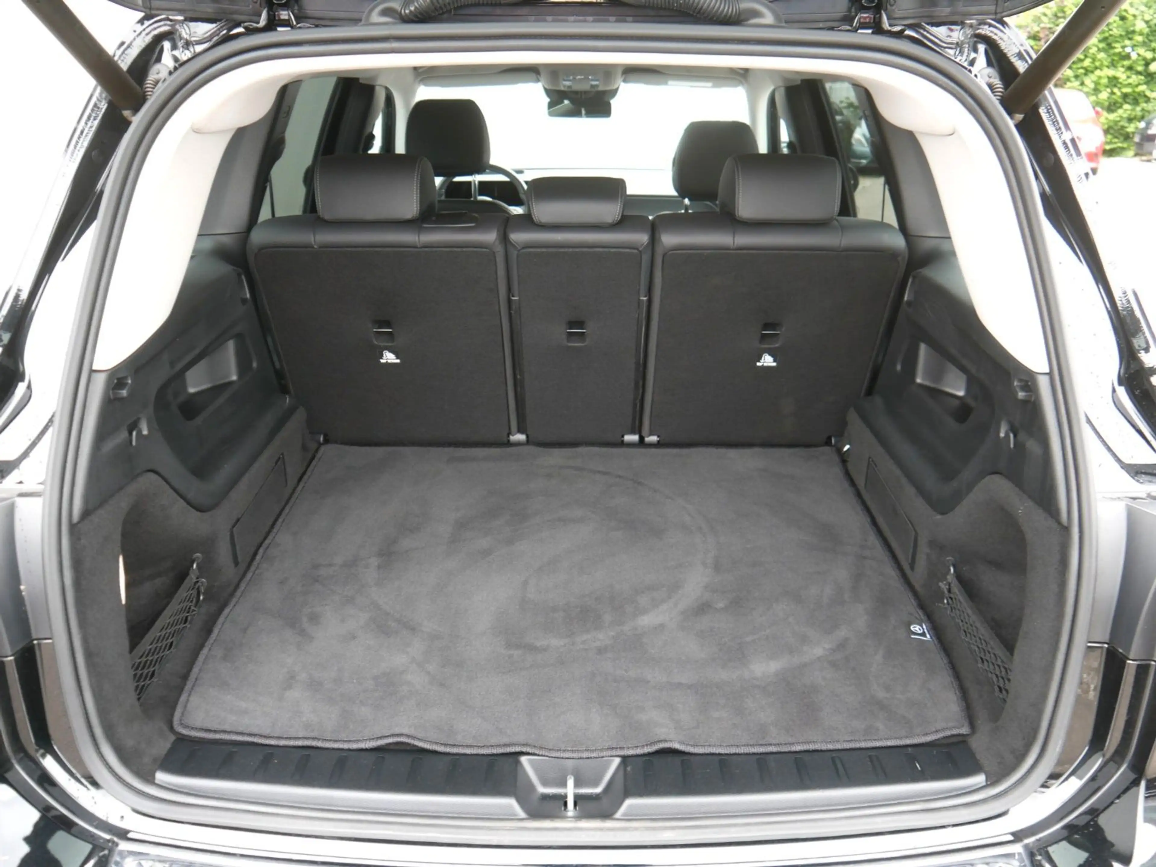 Mercedes-Benz EQB 350 4Matic AMG-Line DISTR/KEYLESS/360°/LEDER — photo 11