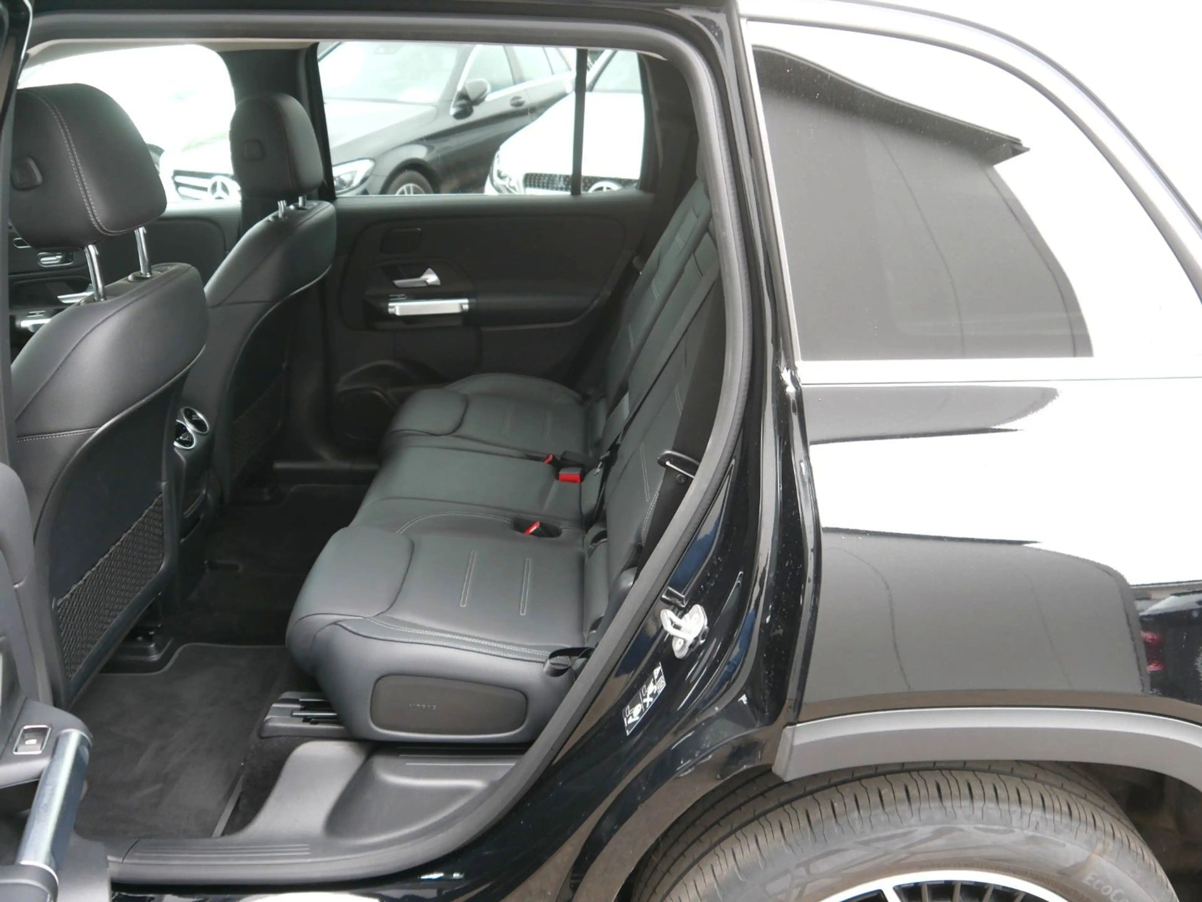 Mercedes-Benz EQB 350 4Matic AMG-Line DISTR/KEYLESS/360°/LEDER — photo 9