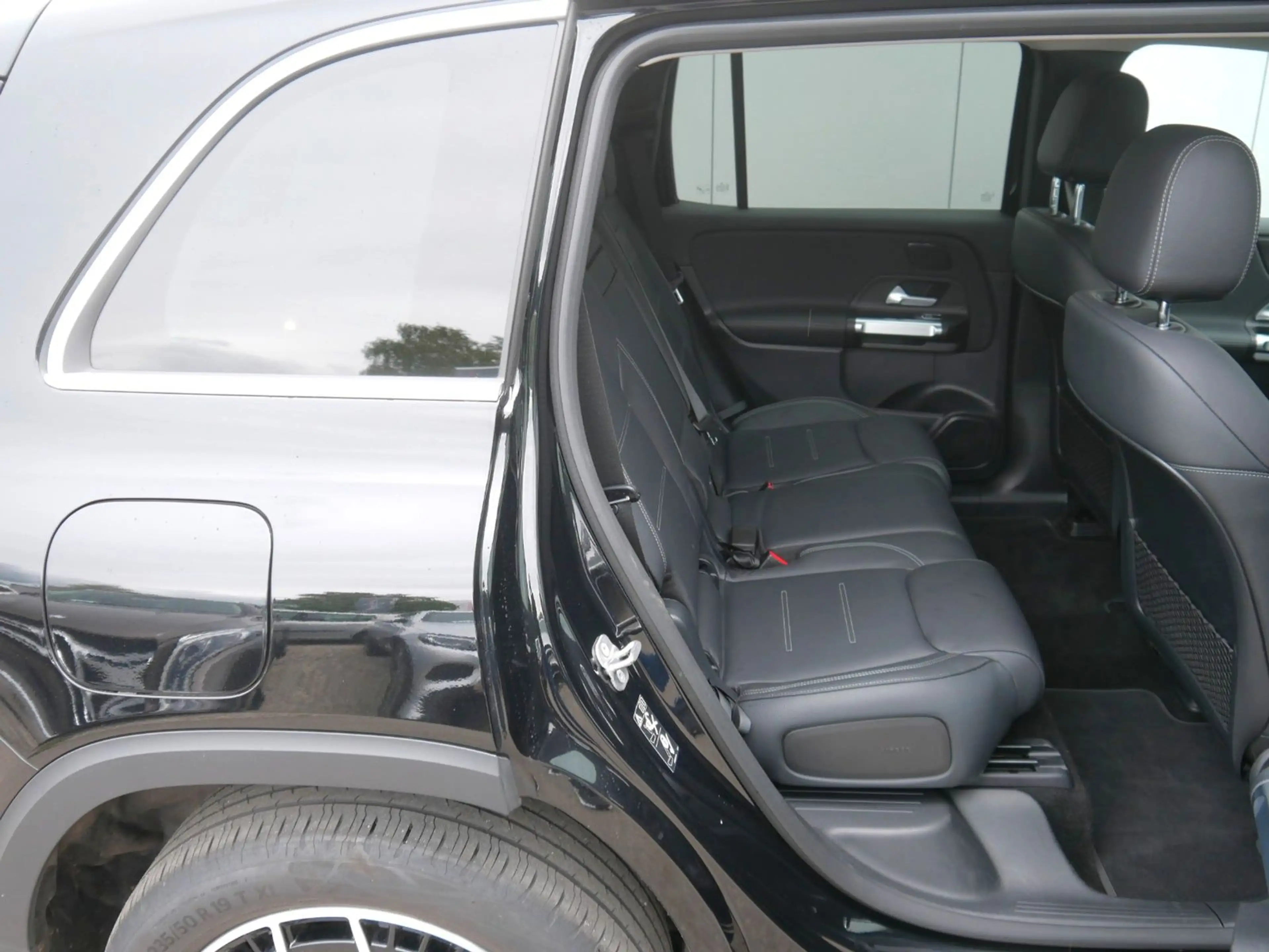 Mercedes-Benz EQB 350 4Matic AMG-Line DISTR/KEYLESS/360°/LEDER — photo 13