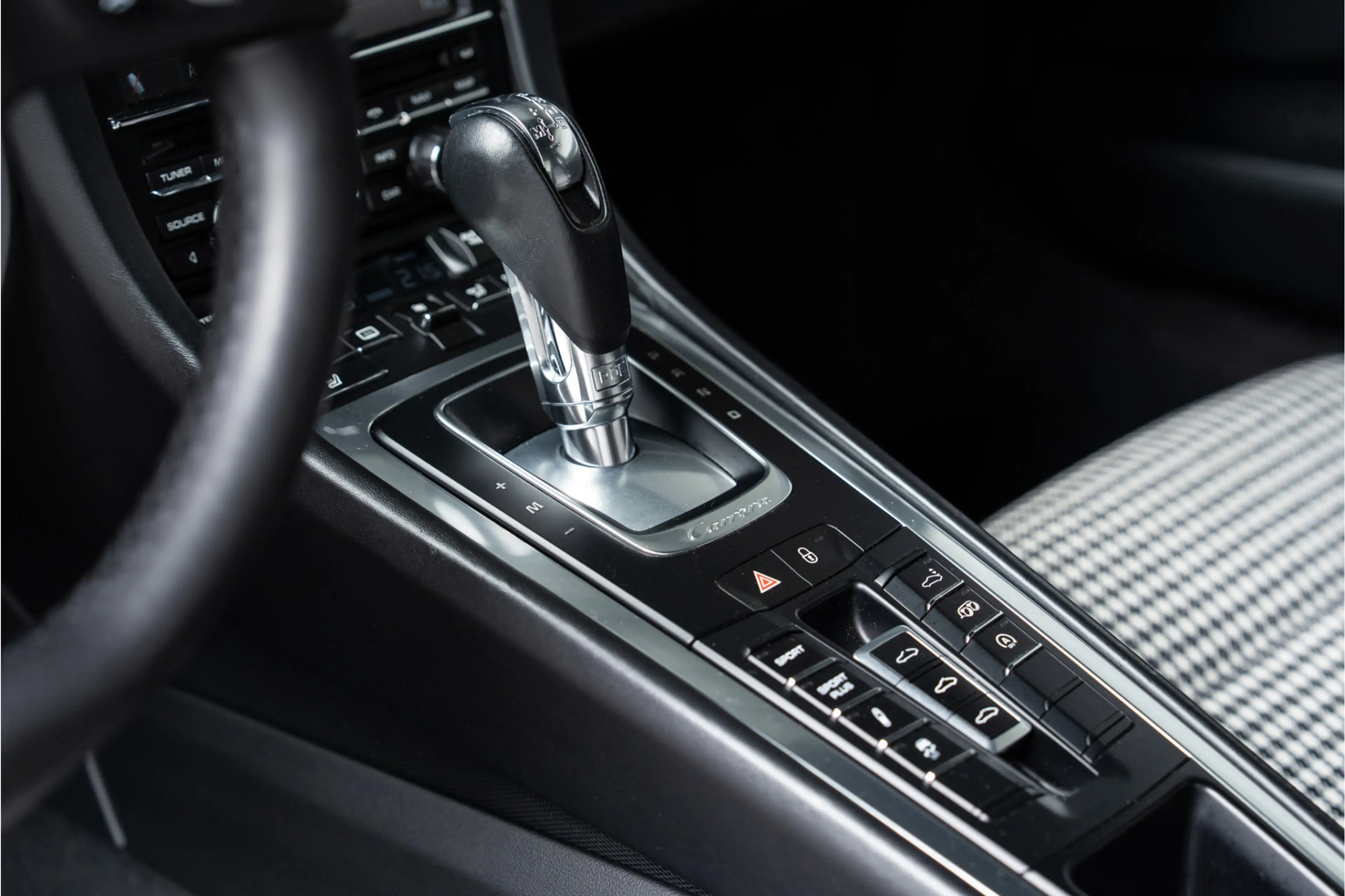 Porsche 991 3.8 Carrera 4S Pepita interieur | Sport Chrono — photo 14