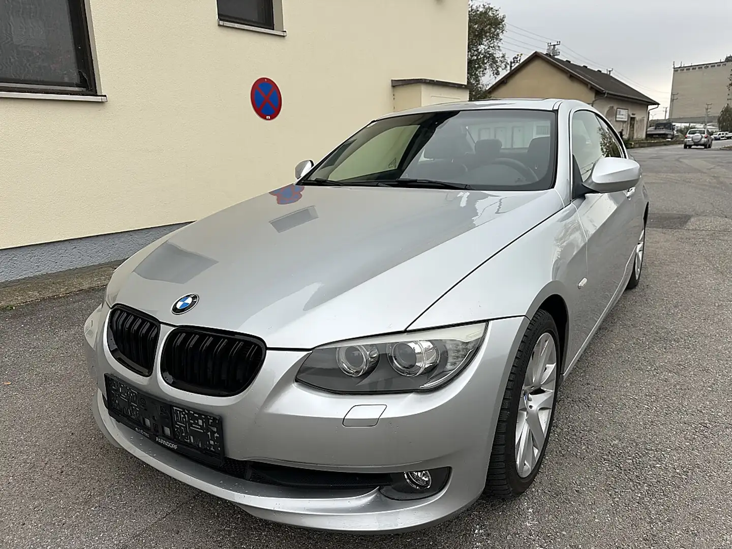 BMW 330 i Coupé Österreich-Paket Grau - 1