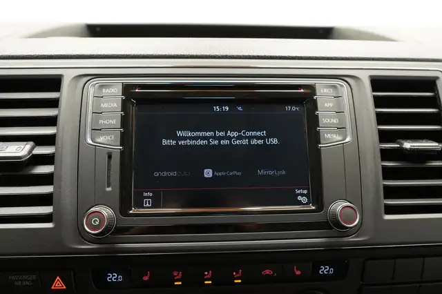 Volkswagen Multivan view 26