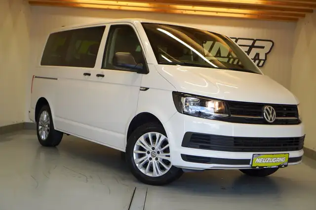 Volkswagen Multivan view 3
