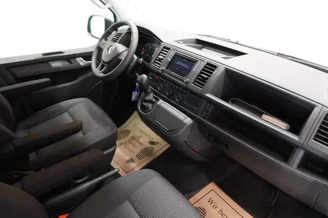 Volkswagen Multivan view 19