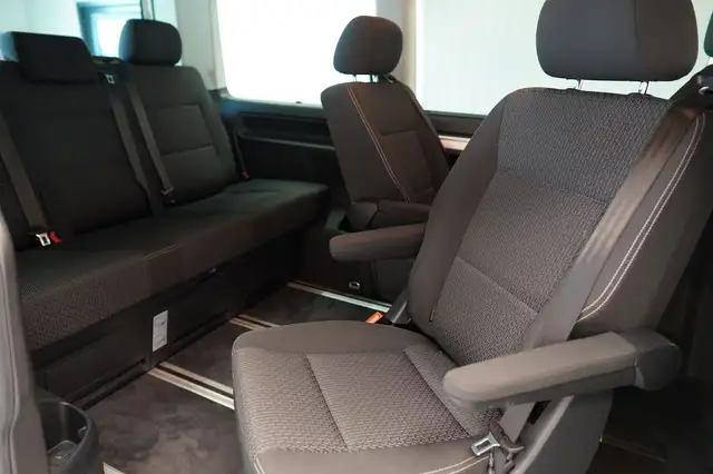 Volkswagen Multivan view 20