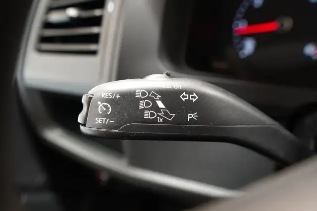 Volkswagen Multivan view 24