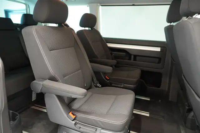 Volkswagen Multivan view 21